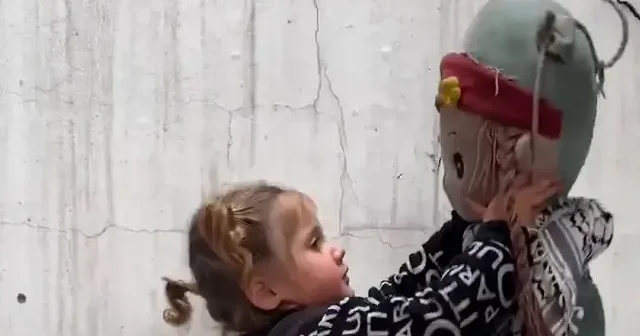 Gazzeli çocukların ortak feryadı: Babalarımızı asmayın VİDEO İZLE