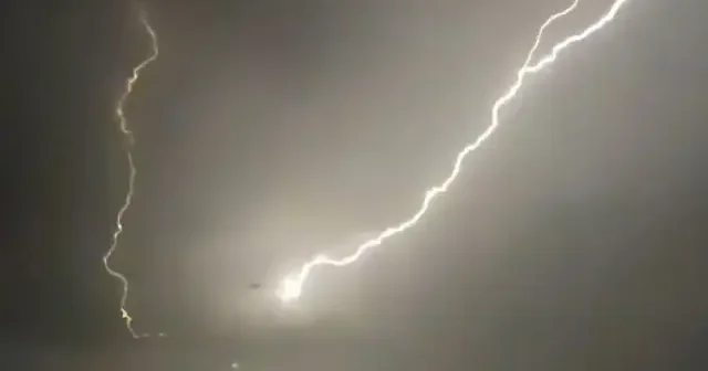 Bolu’da şimşekler gökyüzünü aydınlattı VİDEO İZLE