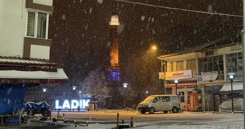 Samsun un Ladik ilçesinde kar yağışı