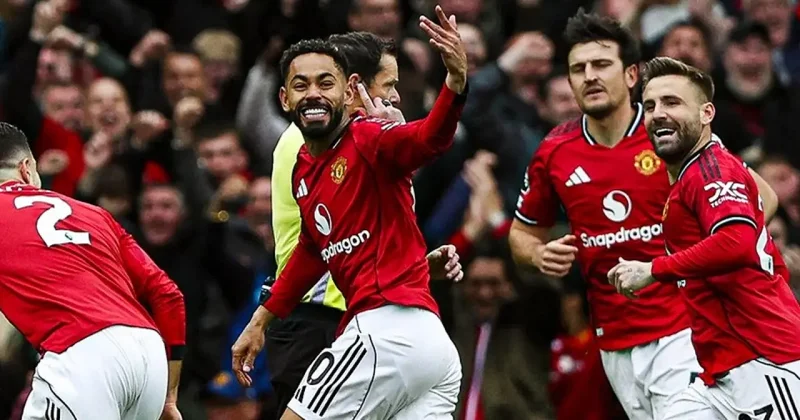 5 gollü maçta Manchester United Liverpool a karşı 10 yıl sonra ilki başardı!