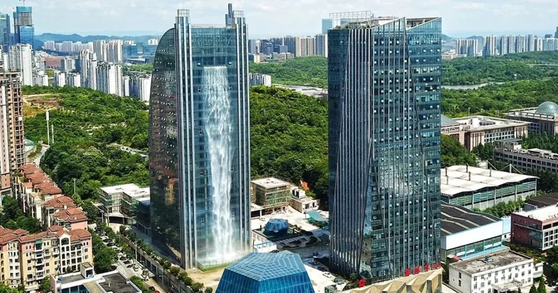 121 metrelik dev gökdeleni şelaleye çevirdiler Sözcü Gazetesi