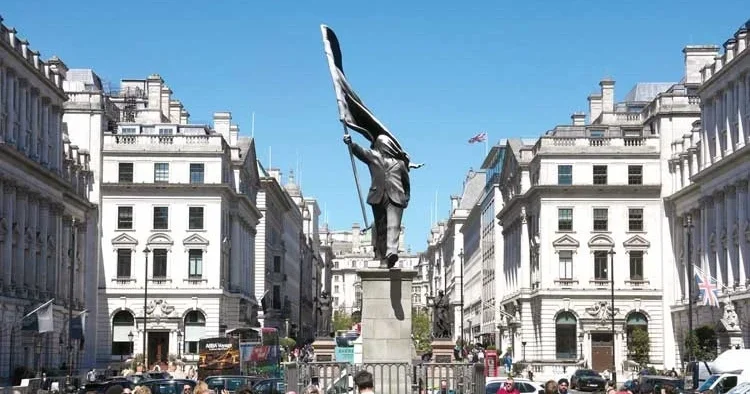 Banksy bu kez heykel dikti