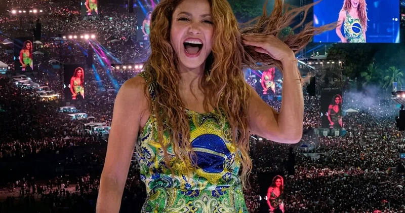 Brezilya da Shakira fırtınası! 2 milyon hayranı tempo tutarak eski eşi Pique ye küfür etti