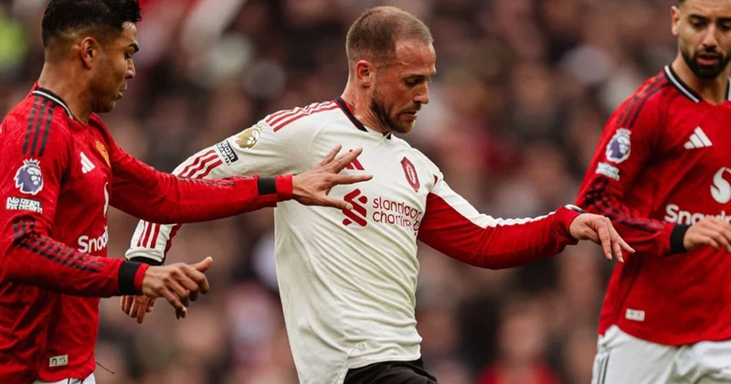 Manchester United Liverpool maçında 5 gol! Şampiyonlar Ligi biletini kaptılar