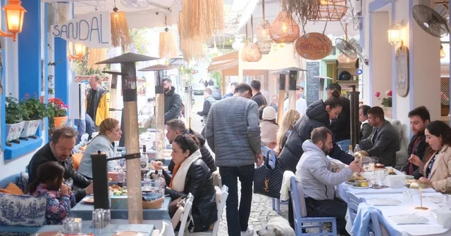 Bozcaada daki konaklama tesisleri, 3 günlük tatilde yüzde 70 doluluk oranına ulaştı Çanakkale Haberleri