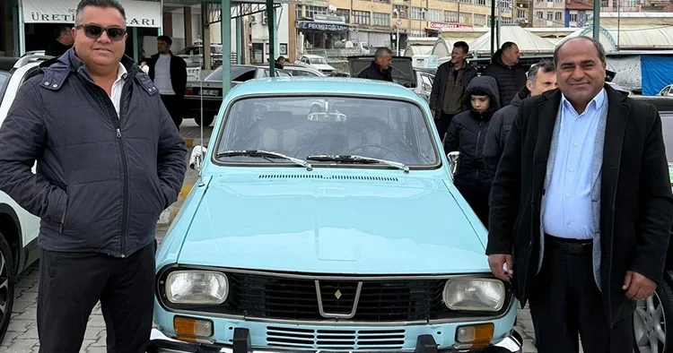 Sevenlerini başına topladı: 1974 model meşhur otomobil bakın kaç liraya satıldı