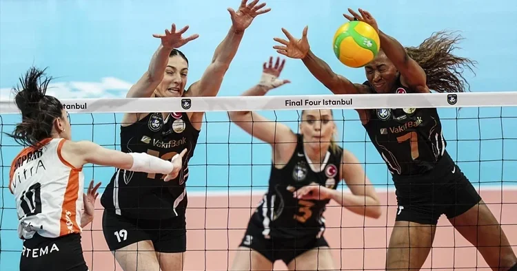 2026 CEV Şampiyonlar Ligi Şampiyonu VakıfBank! Eczacıbaşı 4 sette kaybetti