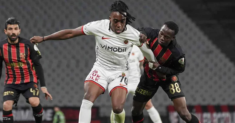 Süper Lig in dibi karıştı