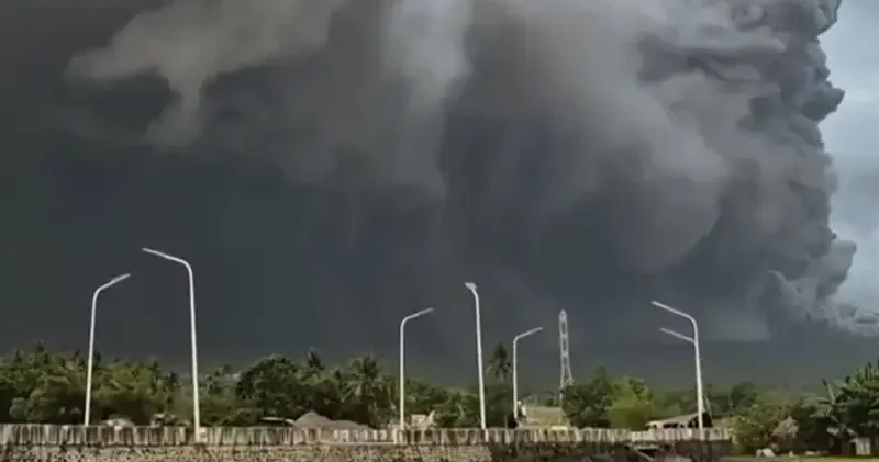 Mayon Yanardağı’nda patlama