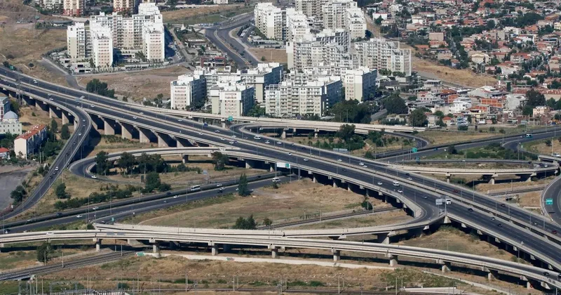 İzmir Çevre Yolu ücretli olacak iddialarına AK Parti den yanıt!