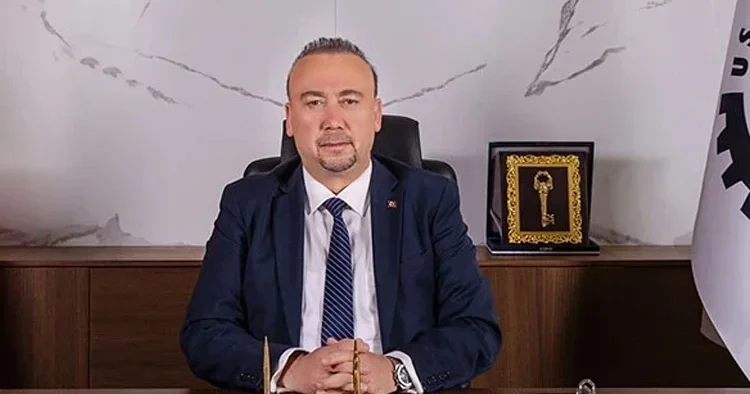 Özkan Yalım, CHP den ihraç edildi