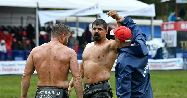 Fethiye deki yağlı güreşlerde Başpehlivan Cengizhan Şimşek oldu Muğla Haberleri