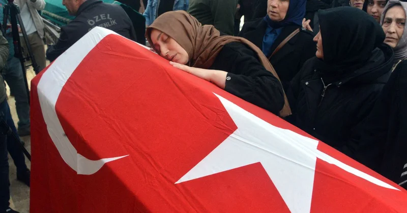 Almina nın cenazesinde gözyaşları sel oldu! Annenin ağıtları yürek dağladı