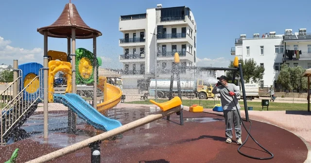 Kepez de park ve oyun alanlarında hijyen seferberliği Antalya Haberleri