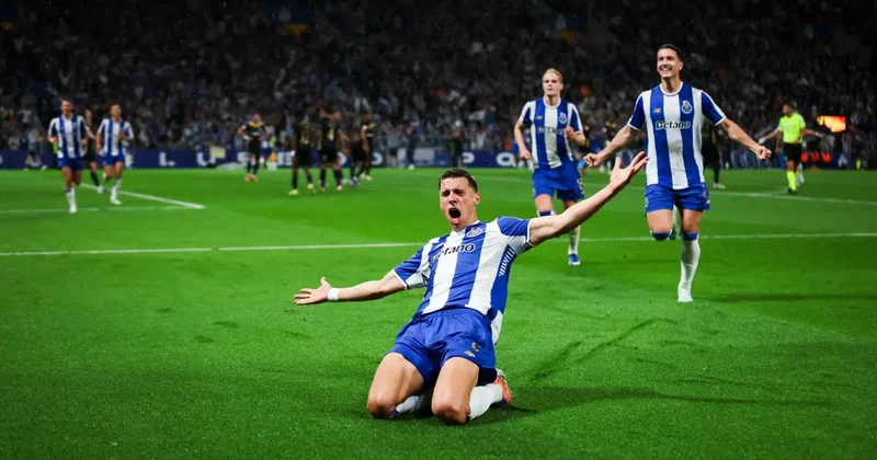 Mourinho ya Farioli darbesi! Porto şampiyon