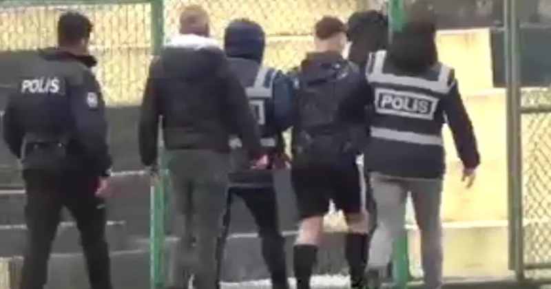 Yeşil sahada olay bitmiyor! Hakemin yüzüne yumruk atan futbolcu gözaltına alındı