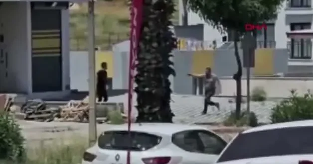 Uyuşturucu bir aileyi daha yaktı: Emekli polis, kendisinden para isteyen oğlunu öldürüp başında bekledi