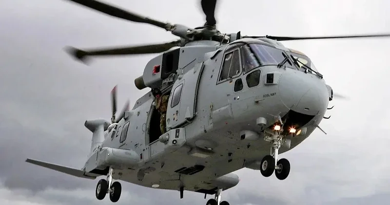 İngiliz Kraliyet Donanmasına ait helikopter düştü: Bölgeye çok sayıda ekip sevk edildi Dünya Haberleri
