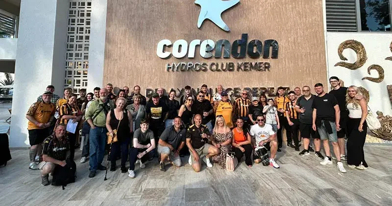 Hull City taraftarları tatil için Antalya’ya geldi
