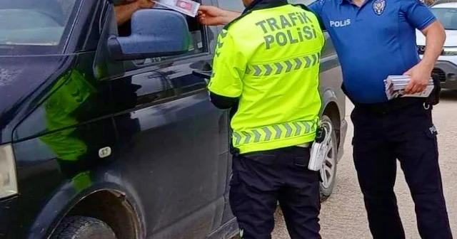 Polis ekipleri araçları tek tek bilgilendirdi Bilecik Haberleri