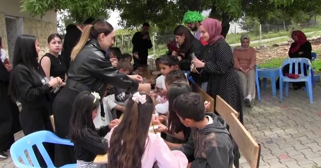 Siirt te üniversiteli öğrencilerden örnek çalışma: Köy okulunu yenilediler Siirt Haberleri