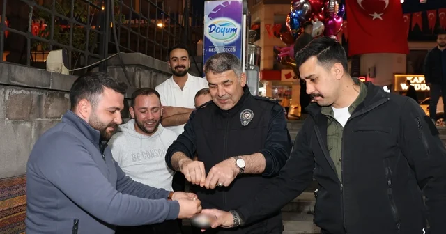 Erzurum da Emniyet Müdürü tavsiye etti, vatandaş sigarayı bıraktı Erzurum Haberleri