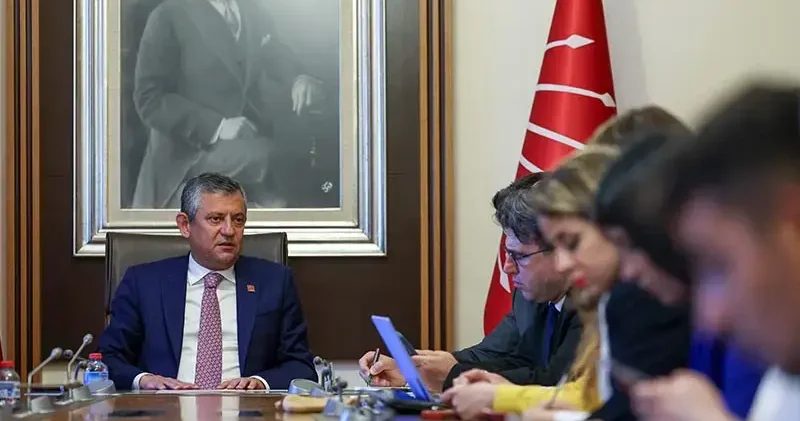Özgür Özel: İkinci bir parti hazır etmek lazım olabilir