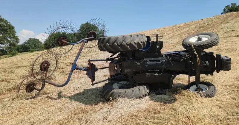 Tarlada feci kaza: Traktörün üzerine devrildiği sürücüden acı haber
