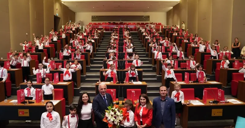 Verilen söz tutuldu, 120 öğrenci tablet sahibi oldu