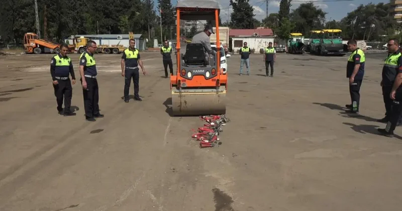 Havalı kornalar silindir ile imha edildi