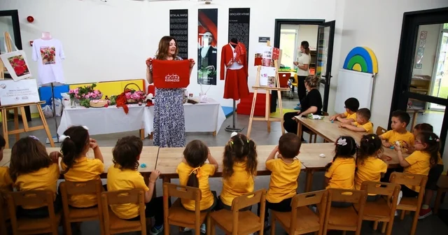Anaokulu öğrencilerine Edirne kırmızısı ve Edirne gülü tanıtıldı Edirne Haberleri
