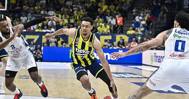 Fenerbahçe Beko yine 18 sayı geriden gelip kazandı