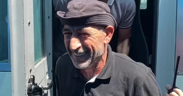 İsrail in tutsak ettiği bir grup Filistinli ailelerine kavuştu VİDEO İZLE