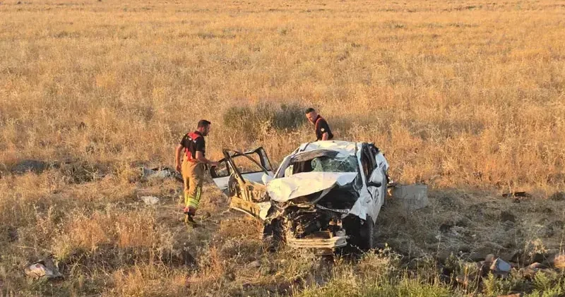 Şırnak’ta otomobil tarlaya uçtu: 1 ölü, 2 yaralı