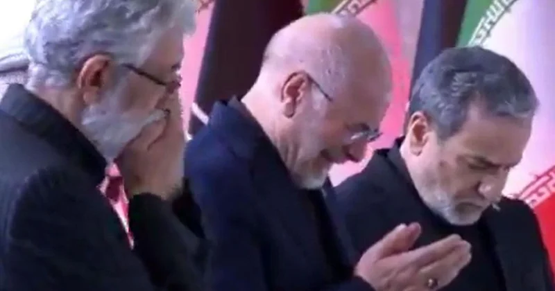 İranlı liderler Hamaney’in tabutu başında gözyaşlarına boğuldu