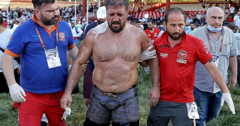 665. Tarihi Kırkpınar Yağlı Güreşleri nde 1. tur sonuçlandı! Efsane isim Recep Kara dan veda