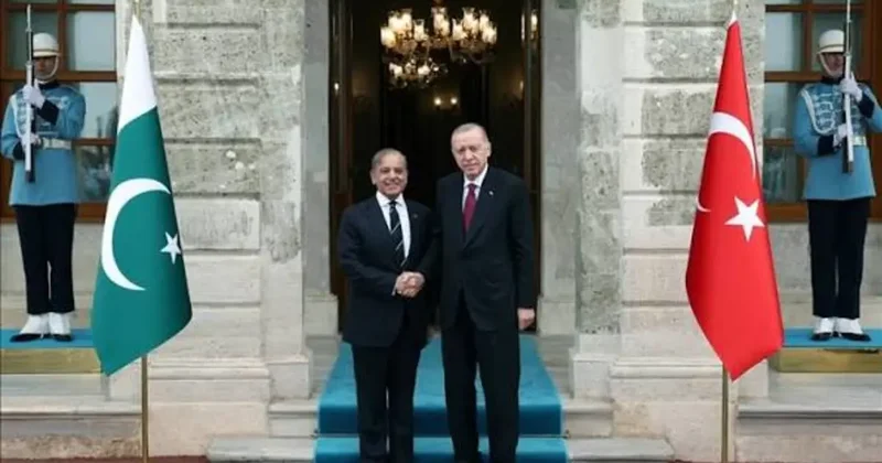 Pakistan Başbakanı Şerif Cumhurbaşkanı Erdoğan la görüşmek üzere Türkiye ye gelecek