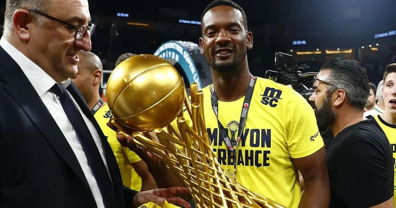 Fenerbahçe den ayrılan Dyshawn Pierre, ezeli rakibe imza attı