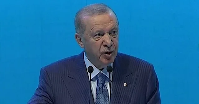 Cumhurbaşkanı Erdoğan’dan muhalefete traktör salvosu: Kendileri de zihniyetleri de üzerine bindikleri traktör kadar müzelik VİDEO İZLE