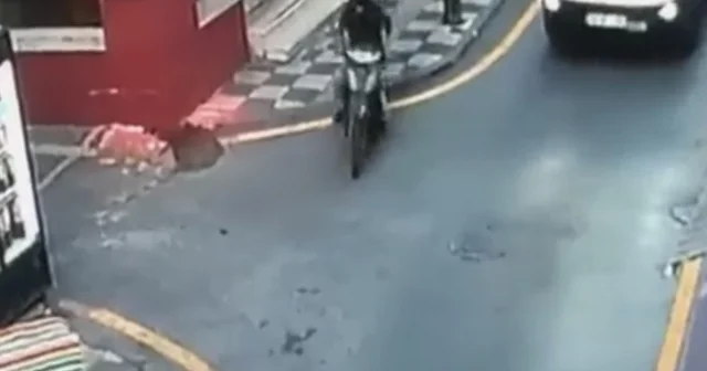 Polisten kaçan sürücünün motosikleti vali yardımcısına çarptı; o anlar kamerada Bartın Haberleri Habertürk Yerel Haberler