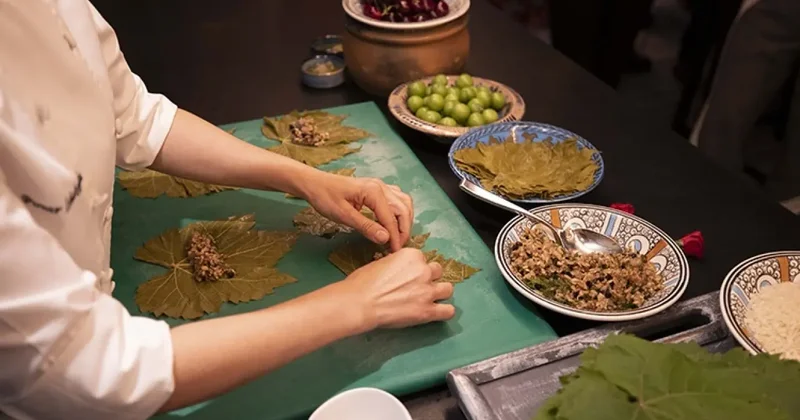 Turist en çok yemeğe para harcadı: Türkiye nin gastronomik çeşitliliği kasayı doldurdu!