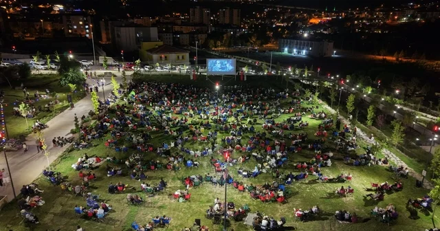 Ayla filmi vatandaşlardan büyük ilgi gördü Talas ta yıldızlar altında duygu dolu sinema gecesi Kayseri Haberleri Habertürk Yerel Haberler