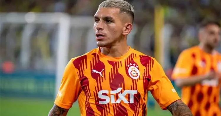 Lucas Torreira dan duygulandıran hareket! Hayatını kaybeden minik taraftarı unutmadı