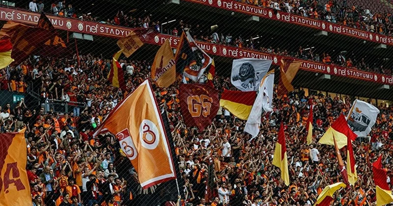Galatasaray da isyan! Tribünler fena patladı