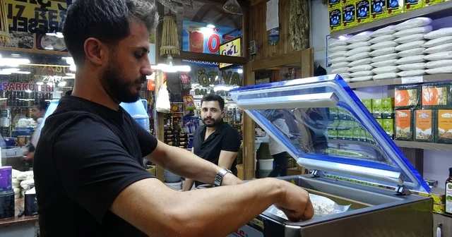 Yaz tatilinden dönenlerin tercihi Van otlu peyniri oldu Van Haberleri Habertürk Yerel Haberler