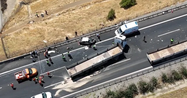 Gaziantep te 2 kişinin öldüğü zincirleme kaza bölgesi dron ile görüntülendi Gaziantep Haberleri Habertürk Yerel Haberler
