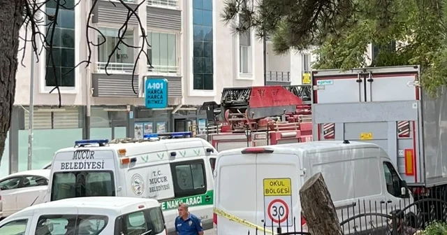 Kamyondan malzeme indirilirken hidrolik rampanın altında kalıp öldü Kırşehir Haberleri Habertürk Yerel Haberler