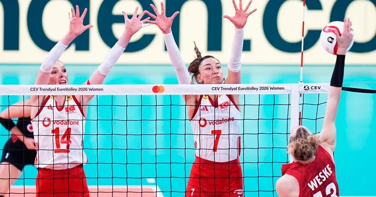 Filenin Sultanları, Avrupa Şampiyonası nda yarı finalde! (Türkiye 3 1 Almanya voleybol maçı)