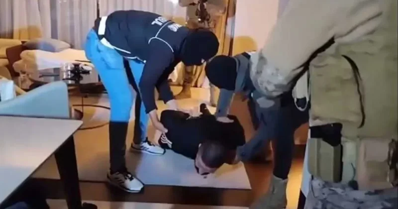 11 firariye kırmızı bülten kıskacı