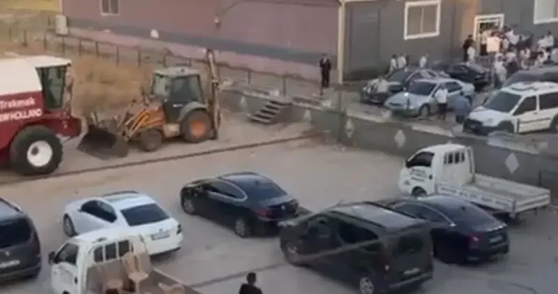 Düğün salonunda kardeşinin tartıştığı kişiyi bıçakla yaralayan şüpheli tutuklandı